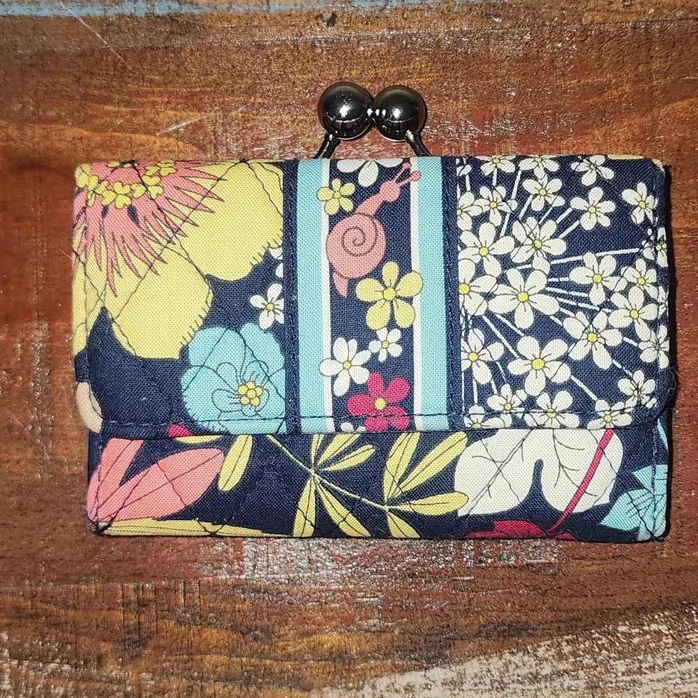 Vera Bradley Floral Snail Kisslock Wallet Coin Pouch Snap - Picture 3 of 14